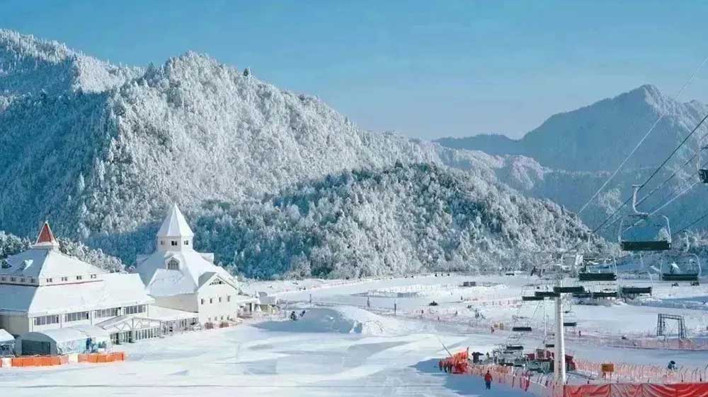 西嶺雪山風(fēng)景區(qū).jpg