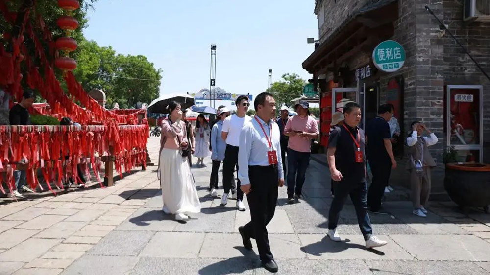 寶雞市舉行山水文化旅游采風(fēng)體驗(yàn)行活動(dòng)西府老街.jpg